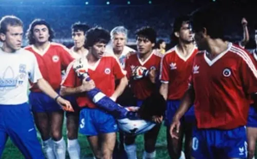 Chile vivió el episodio más polémico de su historia visitendo a adidas en el Maracaná en 1989. Foto: Archivo.