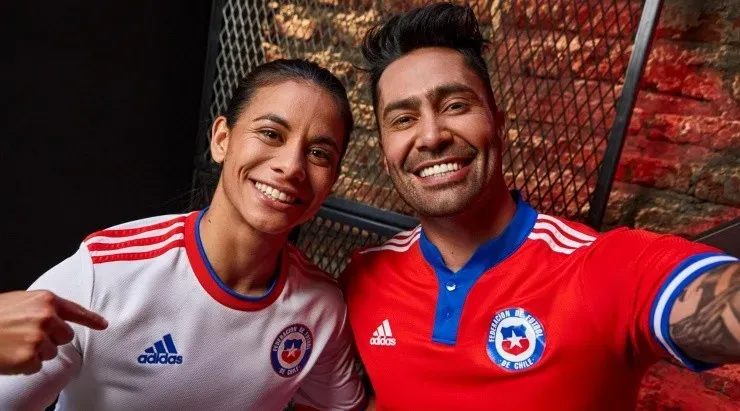 La nueva camiseta adidas de la selección chilena que se usará en la fecha triple de Eliminatorias en octubre.