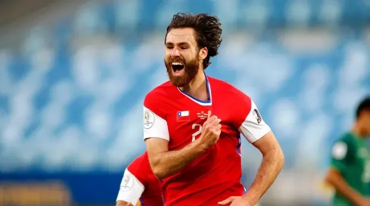 La particular camiseta que luce la Roja en la Copa América 2021 donde tapa el auspiciador