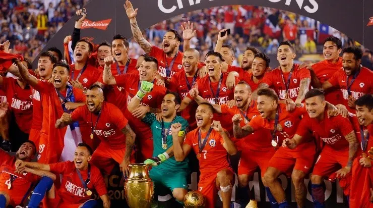 El particular diseño de nike con camiseta y short rojo que levantó la Copa América Centenario