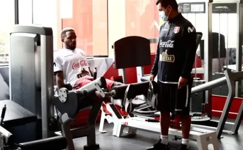 Jefferson Farfán viene superando una lesión de rodilla. (Foto: Selección Perú)