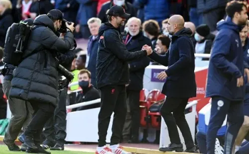 Jürgen Klopp y Pep Guardiola vuelven a encontrarse: En la previa el DT del Liverpool le pegó a los antivacunas.