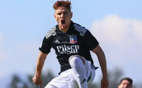 Leonardo Gil anotó un auténtico golazo para el 2-1 de Colo Colo. (Foto: Agencia Uno)