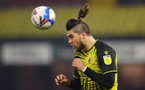 Sierralta sigue en Inglaterra a la espera de ser evaluado por la lesión sufrida el sábado ante Leeds.