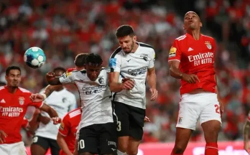 Portimonense derrotó por primera vez en el Estadio Da Luz al Benfica y lo celebró con todo. Foto:Portimonense.