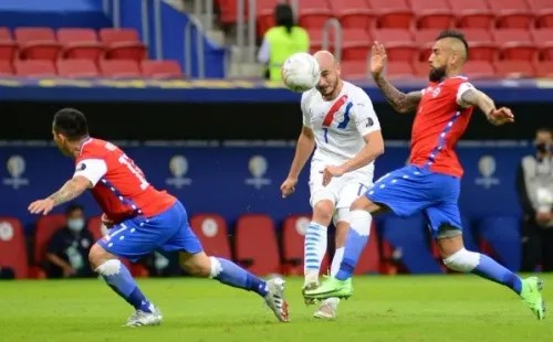 En su último encuentro, Chile cayó ante Paraguay en la Copa América 2021. Ahora la Roja quiere revancha en Santiago. Foto: Getty Images