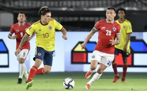 Charles Aránguiz es el gran referente del medio del campo chileno ante Perú. (Foto: Getty Images)