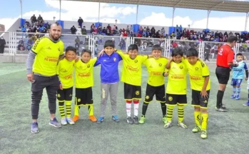 La escuela de fútbol que instauró en la región de Puno, en la ciudad de Juliaca, donde dejó un gran cariño con sus hinchas.