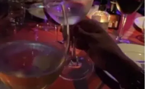 La captura que compartió Arturo Vidal saludando a Sonia Isaza, el fin de semana pasado.