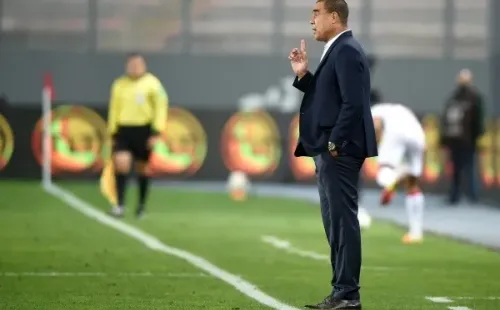Leonardo González llamó a que la Federación Venezolana de Fútbol aclare si será el DT o terminará su interinato. Foto: Getty Images