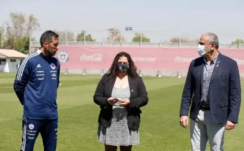 Durante octubre, el fútbol chileno se unen a la campaña para promover la detección temprana de este mal.