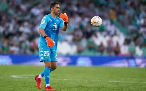 Bravo tiene contrato con el Betis hasta mediados de 2022.