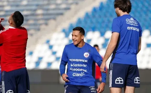 Con Alexis Sánchez a la cabeza la Roja volverá a buscar un triunfo que le permita seguir soñando