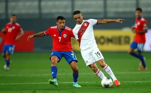 La selección chilena estrenó su nueva camiseta el pasado jueves ante Perú. (Foto: Getty Images)
