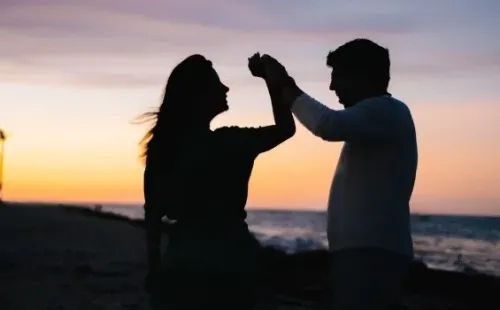 Mariela Montero presenta a su nueva pareja con románticas postales.(2)