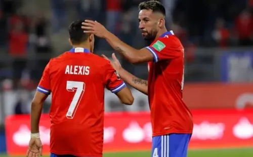 Alexis Sánchez y Mauricio Isla volvieron a brillar juntos con la camiseta de Chile. Foto: Agencia Uno