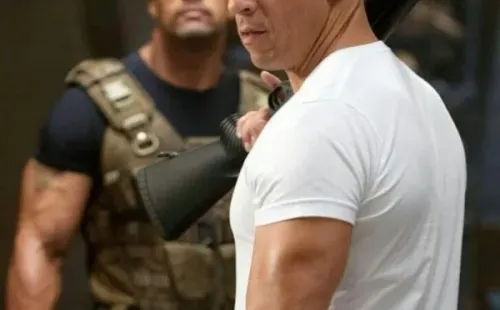 Dwayne Johnson y Vin Diesel en el set de la saga Rápido y Furioso.