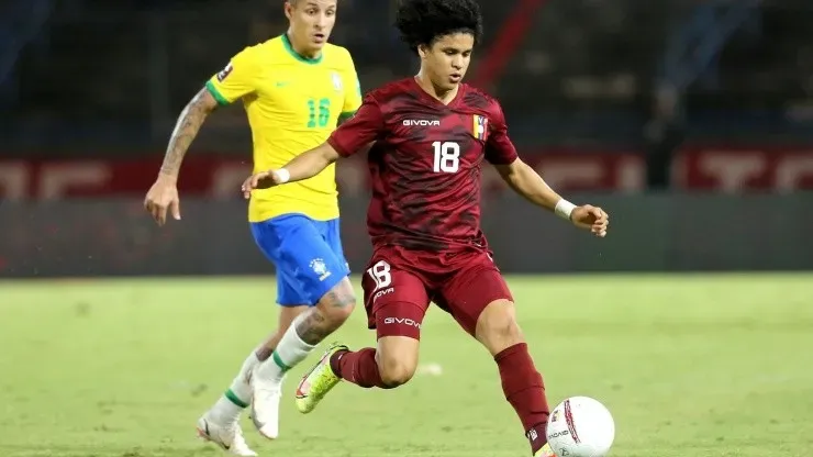 Eduard Bello, jugador de Venezuela y Antofagasta