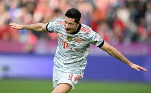 Robert Lewandowski anotó un doblete y alcanzó a Erling Haaland en la cima de los goleadores de la Bundesliga esta temporada. Foto: Getty Images