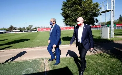 Pablo Milad compartió junto a Gianni Infantino, presidente de la FIFA, en las instalaciones de la Roja. Foto: ANFP