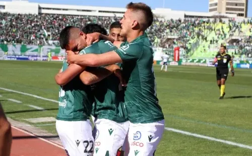 Santiago Wanderers volvió a ganar el Clásico Porteño y sueña con salvarse de la B. Foto: Agencia Uno