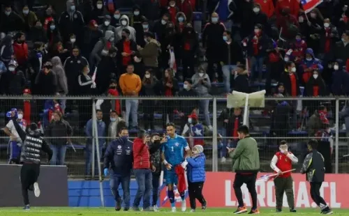 Para el representante de Claudio Bravo, todavía le queda tiempo en Europa antes de volver al fútbol chileno. Foto: Agencia Uno