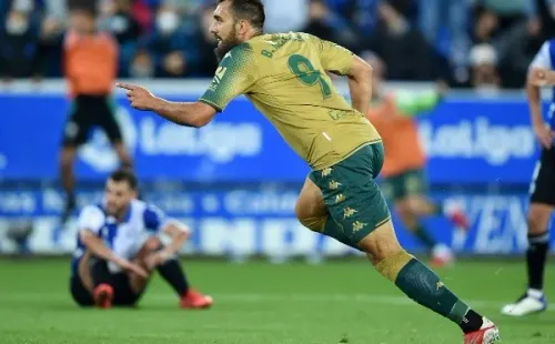 El Betis de Pellegrini y Bravo derrotó en la agonía al Alavés. Llegan con la moral arriba a la Europa League ante el Bayer Leverkusen. Foto: Getty Images