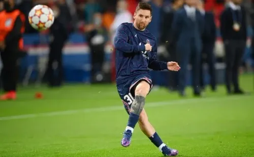 Lionel Messi se reencontró con Ronaldinho en la previa del partido. (Foto: Getty Images)