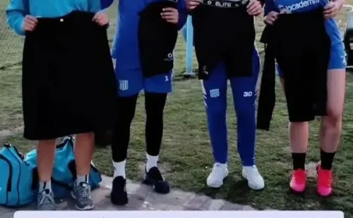 Las guardametas de Racing agradecieron el hermoso gesto del chileno Arias.