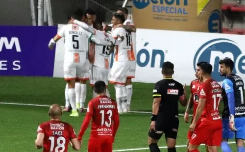 Cobresal y un importante triunfo contra La Calera; Colo Colo y la UC pelean solos arriba.