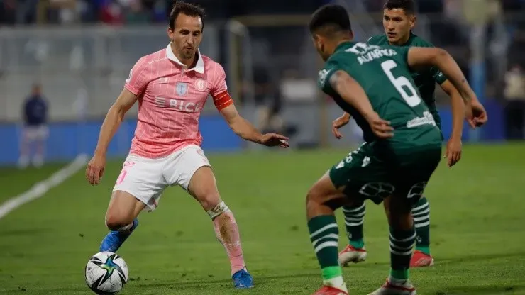 José Pedro Fuenzalida Roberto Tobar Universidad Católica Santiago Wanderers