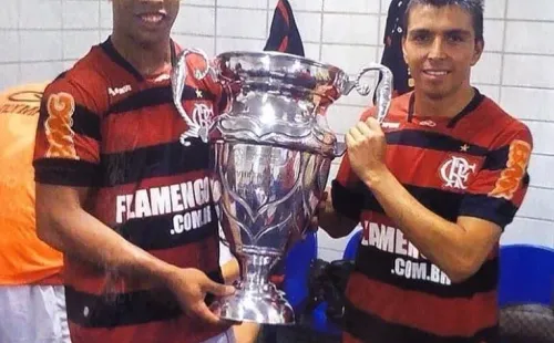 Gonzalo Fierro y a su lado Ronaldinho. Foto: Gonzalo Fierro en Instagram.