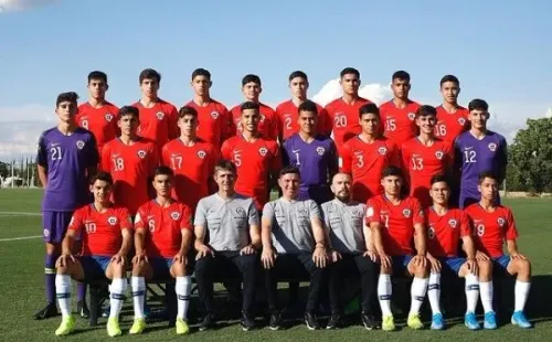Cruz con la selección chilena sub 17.