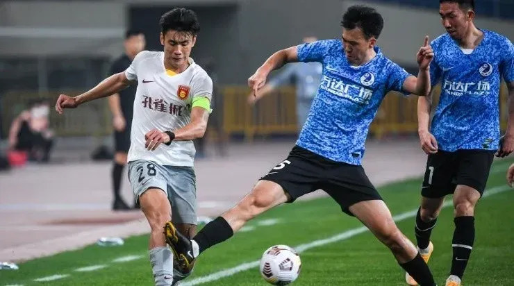El ex equipo de Pellegrini detuvo todas su operaciones y puso en duda su futuro en la Supoerliga China.