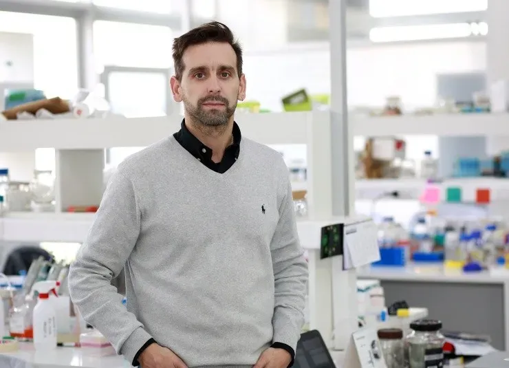 Felipe Court, investigador de Gero explicando las fases de este nuevo estudio.