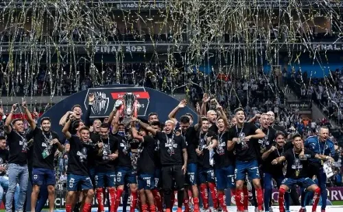 Monterrey festeja su quinto título de Concachampions en la misma cantidad de definiciones jugadas por el club de Sebastián Vegas