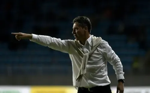 El técnico loíno asegura que una vez termine la temporada hay que volver a revisar el reglamento