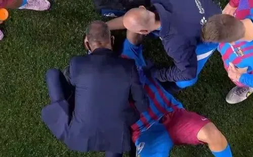 El trasandino fue atentido en cancha y trsladado en ambulancia hasta el hospital.