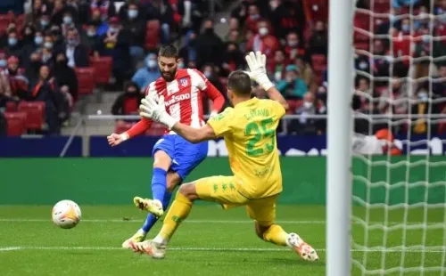 Claudio Bravo tuvo una buena actuación individual pese al resultado. (Foto: Getty Images)