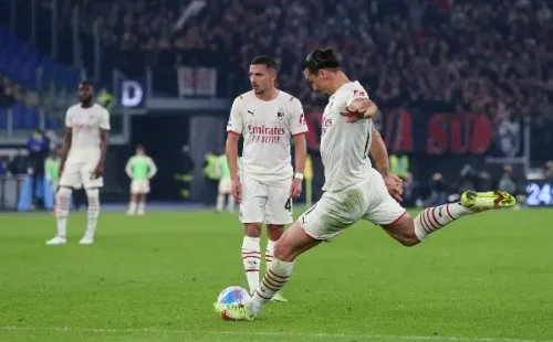 Zlatan Ibrahimovic ejecutó la falta a la perfección. (Foto: Getty Images)