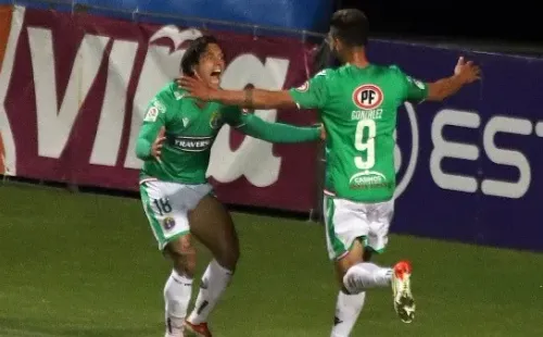 Joaquín Montecinos celebró su llamado a la Roja entrando desde la banca y siendo vital para la victoria ante Everton. Foto: Agencia Uno
