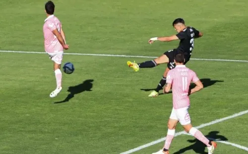 Pablo Solari anotó gol en el más reciente enfrentamiento ante Universidad Católica. (Foto: Agencia Uno)
