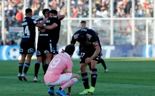 Colo Colo derrotó a Universidad Católica en el Clásico, pero tras ello la Seremi le envió a más de 100 personas a cuarentena. Ante Audax, igual que con Ñublense, tuvo que salir a la cancha con juveniles y perdió la ventaja que tenía en la tabla. Foto: Agencia Uno