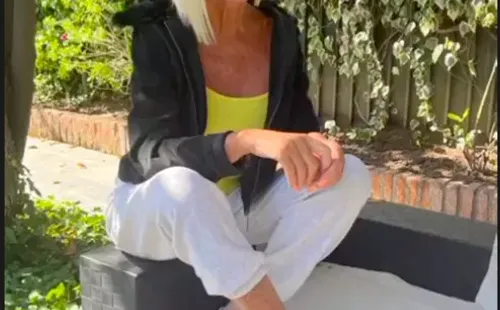 Raquel Argandoña reaparece en TV y presenta radical nuevo look.(2)