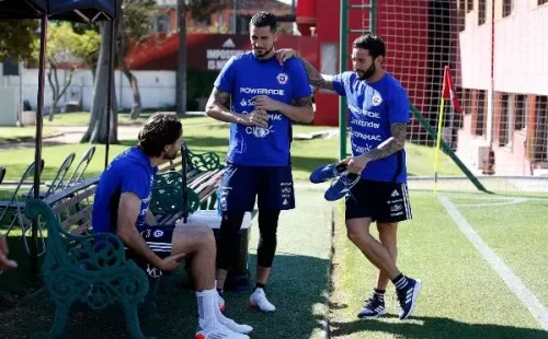 Eugenio Mena está de regreso en la selección chilena aunque podría ser baja por molestias físicas. Foto: ANFP.