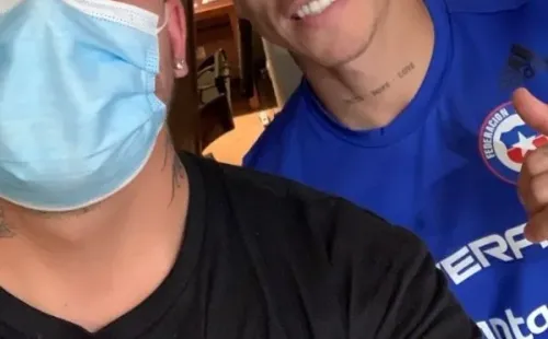 La foto de Nicolás en sus redes sociales tras el trabajo de peluquería con Eduardo Vargas