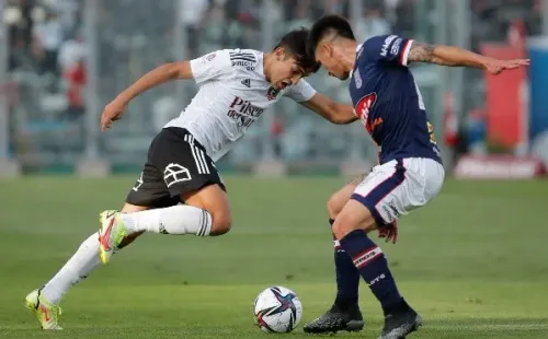 Pablo Solari volvió a ser vital para Colo Colo, sacando el remate que generó el penal del triunfo ante Deportes Melipilla. Foto: Agencia Uno