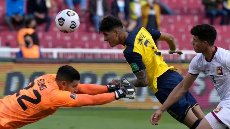 Ecuador chile eliminatorias qatar 2022 piero hincapié