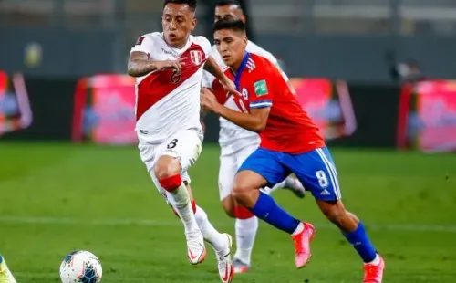 Marcelino Núñez en el partido de Chile vs Perú por Eliminatorias Sudamericanas rumbo a Qatar 2022