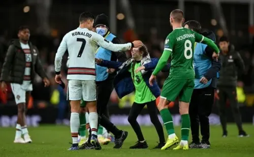 Cristiano Ronaldo le devolvió el gesto a una pequeña admiradora. (Foto: Selección Portugal)